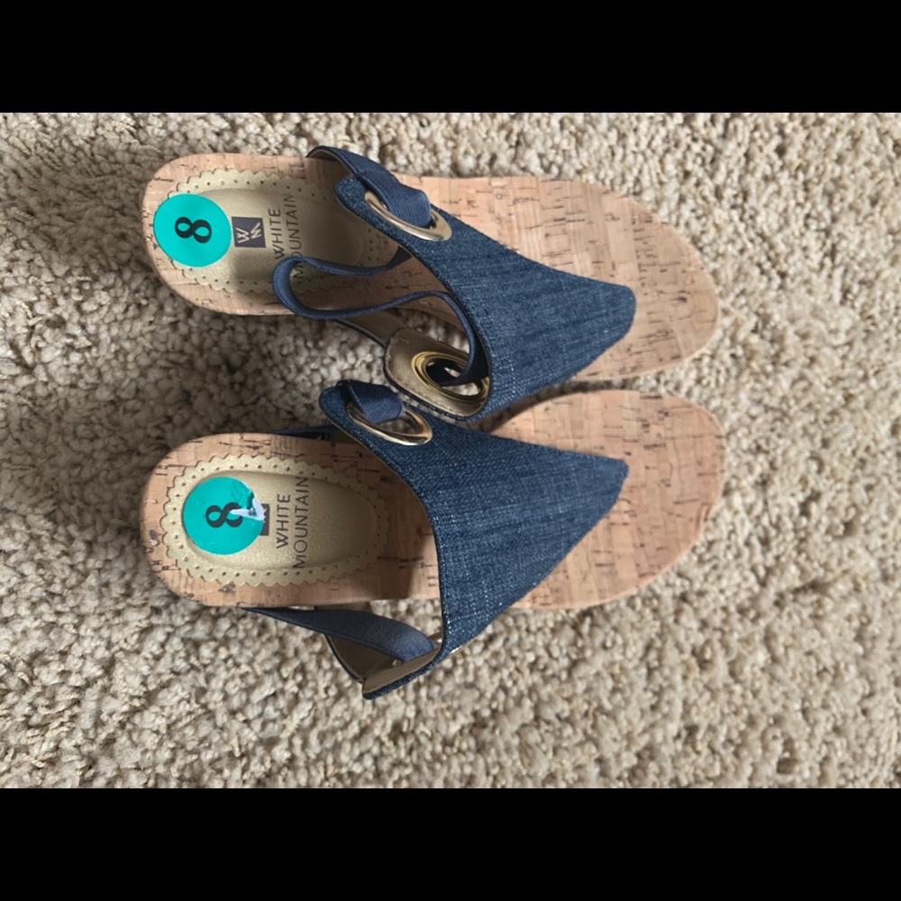 Super cute Denim wedge sandals!